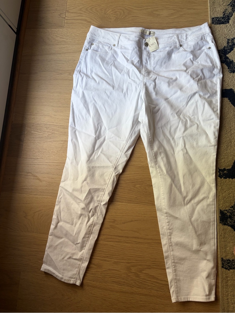 Cato White Women's Capris - Classic Stretch Fit